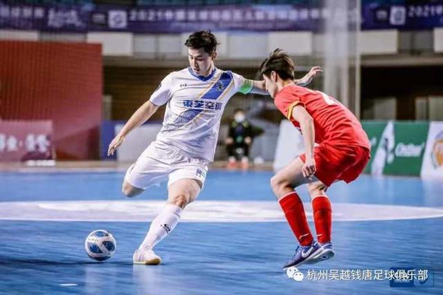 梅西时代后的阿根廷10号之路：新英雄的挑战与机遇